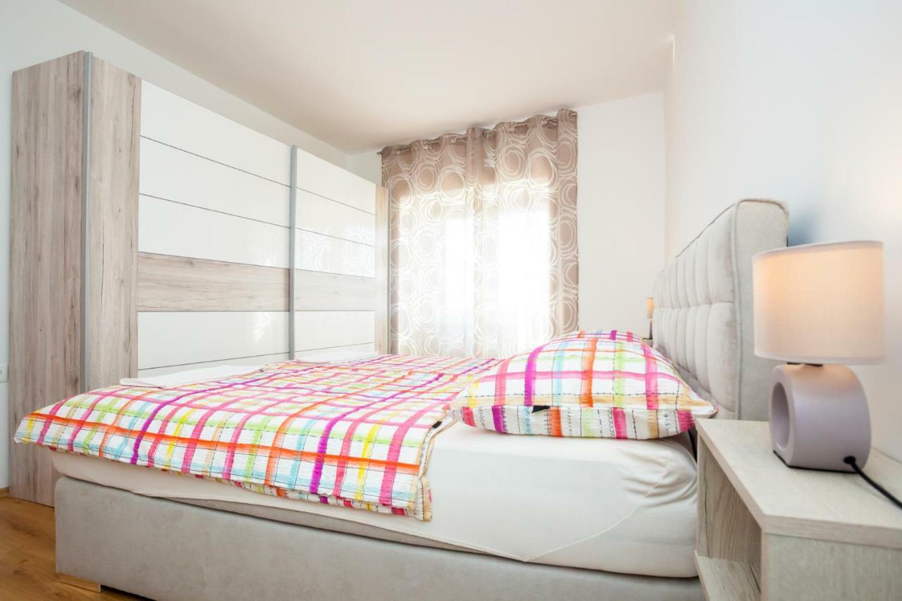 Holiday Apartment Ivica Milohnici Exterior foto